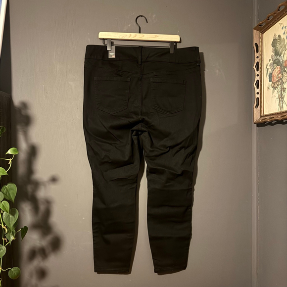 Torrid High-Rise Skinny Jeggings – Black (NWT, Size 20S) - Picture 2 of 2